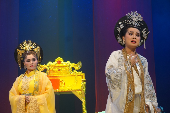 Vở cải lương "Ngàn năm tình sử", bức tranh đẹp của đạo diễn Vũ Hùng- Ảnh 5. Vở cải lương "Ngàn năm tình sử", bức tranh đẹp của đạo diễn Vũ Hùng- Ảnh 5.