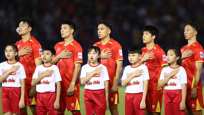 Còn hơn một trận thắng cho đội tuyển Việt Nam!- Ảnh 1. Còn hơn một trận thắng cho đội tuyển Việt Nam!- Ảnh 1.