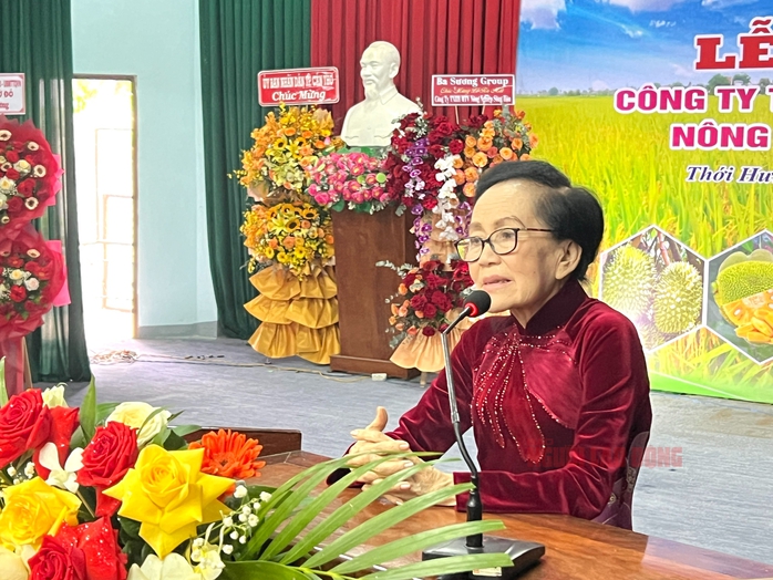 Bà Ba Sương bất ngờ xuất hiện tại sự kiện lớn ở Nông trường Sông Hậu- Ảnh 1. Bà Ba Sương bất ngờ xuất hiện tại sự kiện lớn ở Nông trường Sông Hậu- Ảnh 1.