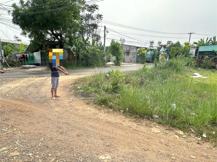 Lợi dụng đêm tối, đối tượng quật ngã nữ công nhân hòng giở trò đồi bại- Ảnh 1. Lợi dụng đêm tối, đối tượng quật ngã nữ công nhân hòng giở trò đồi bại- Ảnh 1.