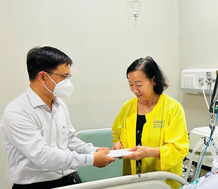 Trưởng Ban Tuyên giáo và Dân vận Thành ủy TP HCM thăm nhạc sĩ Lư Nhất Vũ và NSND Thanh Tuấn- Ảnh 2. Trưởng Ban Tuyên giáo và Dân vận Thành ủy TP HCM thăm nhạc sĩ Lư Nhất Vũ và NSND Thanh Tuấn- Ảnh 2.