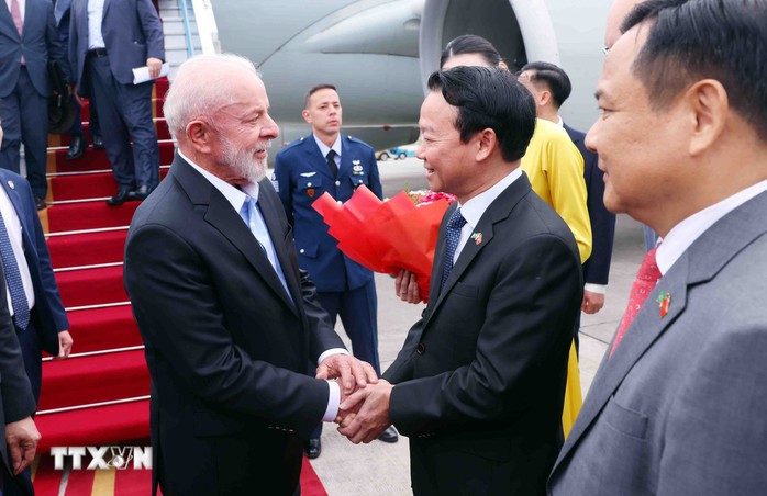 Tổng thống Brazil đến Hà Nội, bắt đầu thăm cấp Nhà nước tới Việt Nam- Ảnh 1. Tổng thống Brazil đến Hà Nội, bắt đầu thăm cấp Nhà nước tới Việt Nam- Ảnh 1.