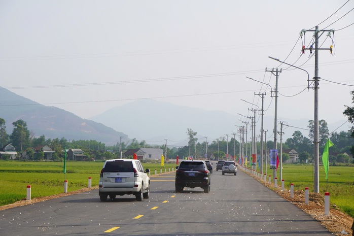 Phó Thủ tướng Nguyễn Chí Dũng dự khánh thành 2 công trình gần 1.800 tỉ ở Bình Định- Ảnh 3. Phó Thủ tướng Nguyễn Chí Dũng dự khánh thành 2 công trình gần 1.800 tỉ ở Bình Định- Ảnh 3.