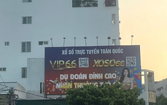 Vụ "Biển quảng cáo cá cược online "hoành tráng" ở Nha Trang": Đọc Báo Người Lao Động mới biết!- Ảnh 2. Vụ "Biển quảng cáo cá cược online "hoành tráng" ở Nha Trang": Đọc Báo Người Lao Động mới biết!- Ảnh 2.