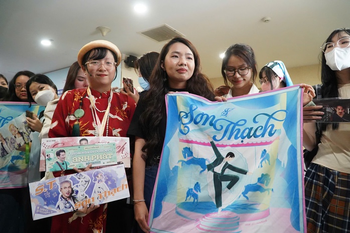 Đông nghịt fan đến tham dự Talkshow “Nhạc Việt vươn tầm thế giới”- Ảnh 8.