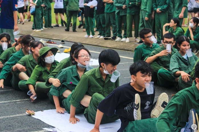 Sinh viên phản ánh học phí giáo dục quốc phòng hơn 20 triệu đồng, nhà trường nói gì?- Ảnh 1.