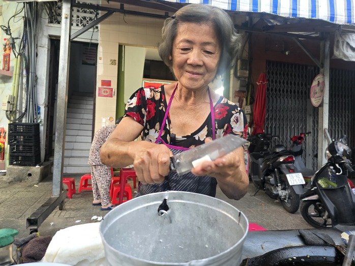 Hai chị em quyết không lấy chồng, sống tới già bán bột chiên Triều Châu ở TP HCM- Ảnh 18.