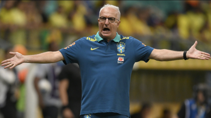 Thua thảm Argenrtina vòng loại World Cup, HLV tuyển Brazil bị cách chức- Ảnh 1. Thua thảm Argenrtina vòng loại World Cup, HLV tuyển Brazil bị cách chức- Ảnh 1.