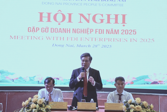 Lãnh đạo Đồng Nai gặp gỡ, đối thoại với hơn 300 doanh nghiệp - Ảnh 1.
