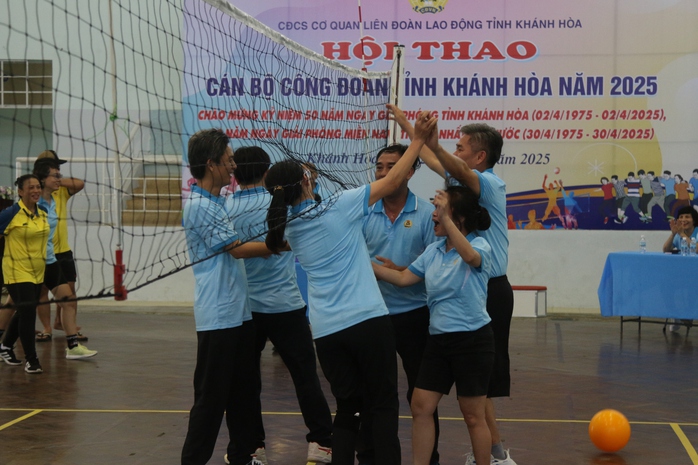 Sôi nổi hội thao cán bộ Công đoàn Khánh Hòa- Ảnh 3. Sôi nổi hội thao cán bộ Công đoàn Khánh Hòa- Ảnh 3.