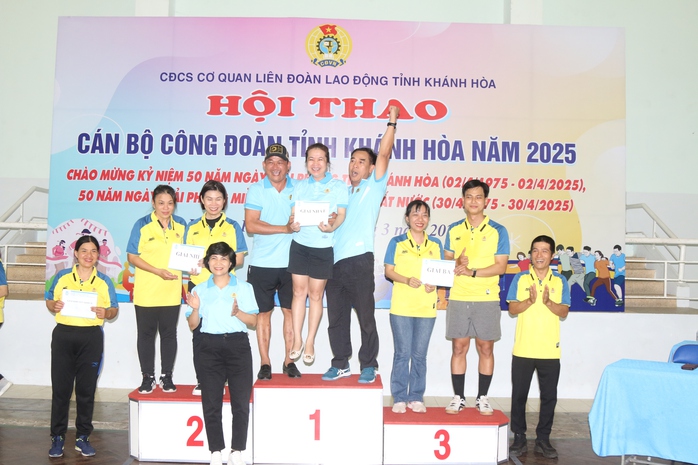 Sôi nổi hội thao cán bộ Công đoàn Khánh Hòa- Ảnh 4. Sôi nổi hội thao cán bộ Công đoàn Khánh Hòa- Ảnh 4.