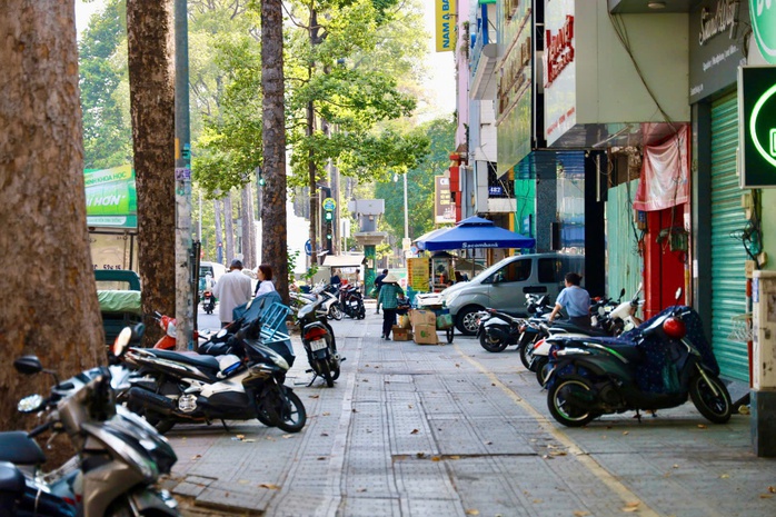 Hình ảnh vỉa hè TP HCM trước ngày chấm dứt quyết định 32- Ảnh 10. Hình ảnh vỉa hè TP HCM trước ngày chấm dứt quyết định 32- Ảnh 10.