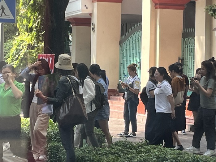 Người dân TP HCM hốt hoảng bởi rung lắc- Ảnh 3. Người dân TP HCM hốt hoảng bởi rung lắc- Ảnh 3.