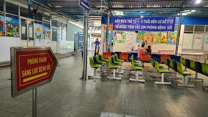 Bộ Y tế cảnh báo một số địa phương lơ là chống dịch sởi- Ảnh 3. Bộ Y tế cảnh báo một số địa phương lơ là chống dịch sởi- Ảnh 3.