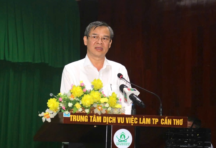 Chủ tịch UBND TP Cần Thơ khuyến khích thanh niên làm ý tưởng khởi nghiệp Chủ tịch UBND TP Cần Thơ khuyến khích thanh niên làm ý tưởng khởi nghiệp