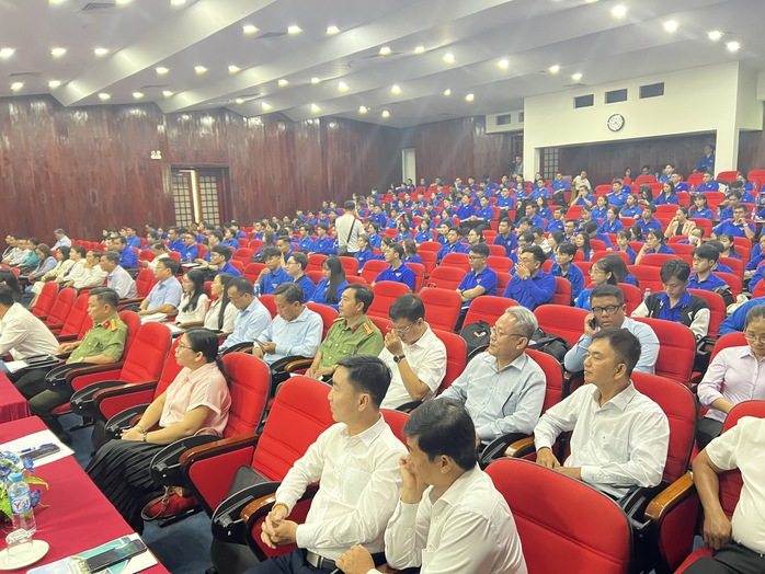 Chủ tịch UBND TP Cần Thơ khuyến khích thanh niên làm ý tưởng khởi nghiệp Chủ tịch UBND TP Cần Thơ khuyến khích thanh niên làm ý tưởng khởi nghiệp