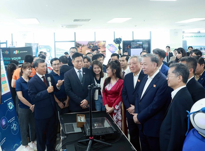Tổng Bí thư Tô Lâm thăm Công viên Phần mềm Đà Nẵng số 2. Ảnh: TTXVN