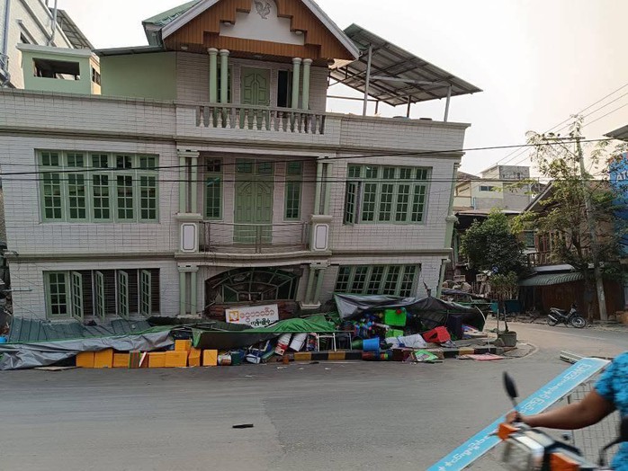 Động đất Myanmar: Số người thiệt mạng vượt 1.000 người- Ảnh 5. Động đất Myanmar: Số người thiệt mạng vượt 1.000 người- Ảnh 5.