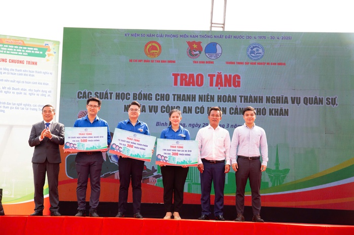 Hình ảnh về ngày hội giới thiệu việc làm tại Bình Dương- Ảnh 3.