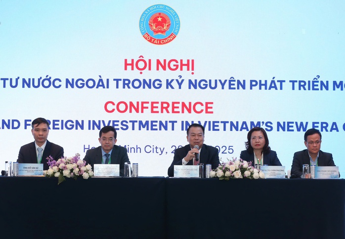 Vì sao Tổng Giám đốc Tập đoàn VinaCapital đề xuất không sử dụng cụm từ "chơi chứng khoán"?- Ảnh 1. Vì sao Tổng Giám đốc Tập đoàn VinaCapital đề xuất không sử dụng cụm từ "chơi chứng khoán"?- Ảnh 1.