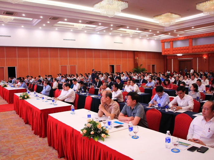 Chủ tịch tỉnh Quảng Bình: Xử lý nghiêm cán bộ nhũng nhiễu, gây phiền hà cho doanh nghiệp- Ảnh 2. Chủ tịch tỉnh Quảng Bình: Xử lý nghiêm cán bộ nhũng nhiễu, gây phiền hà cho doanh nghiệp- Ảnh 2.