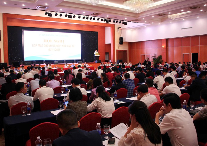 Chủ tịch tỉnh Quảng Bình: Xử lý nghiêm cán bộ nhũng nhiễu, gây phiền hà cho doanh nghiệp- Ảnh 3. Chủ tịch tỉnh Quảng Bình: Xử lý nghiêm cán bộ nhũng nhiễu, gây phiền hà cho doanh nghiệp- Ảnh 3.