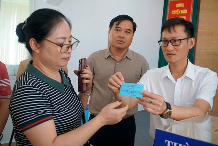 Lãnh đạo Thành ủy Biên Hòa giám sát bốc thăm tái định cư vào ngày 20-2