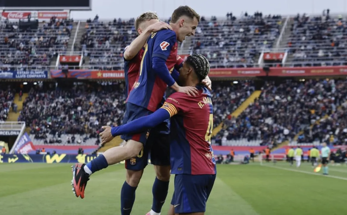 Barcelona đè bẹp Sociedad, ngoạn mục đoạt ngôi đầu La Liga- Ảnh 3. Barcelona đè bẹp Sociedad, ngoạn mục đoạt ngôi đầu La Liga- Ảnh 3.