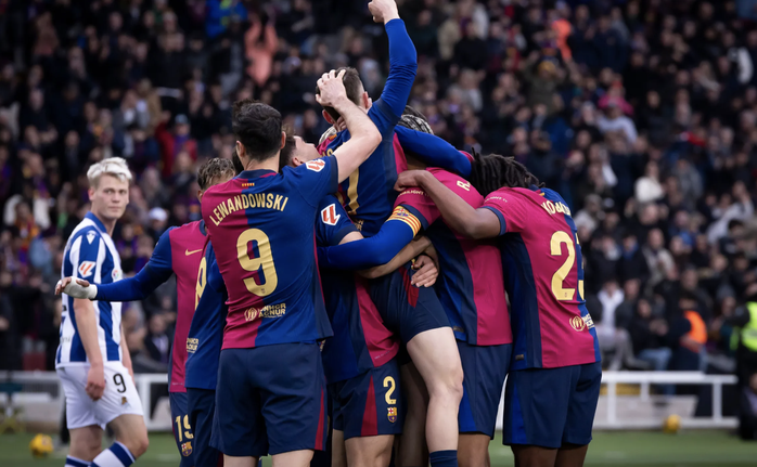 Barcelona đè bẹp Sociedad, ngoạn mục đoạt ngôi đầu La Liga- Ảnh 6. Barcelona đè bẹp Sociedad, ngoạn mục đoạt ngôi đầu La Liga- Ảnh 6.