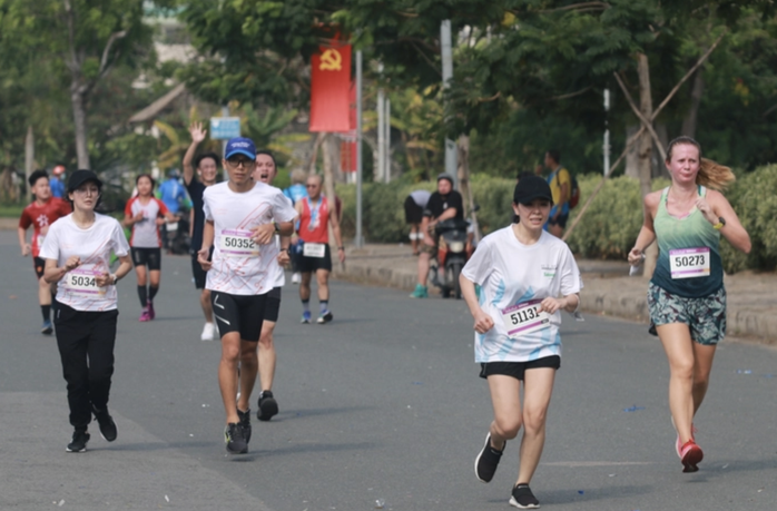 BritCham Fun Run: Đường chạy của những tấm lòng nhân ái- Ảnh 2.