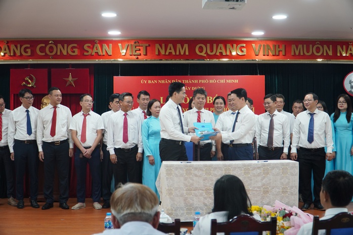 TP HCM: Thành lập Sở Xây dựng, 188 người nộp đơn xin nghỉ hưu- Ảnh 3. TP HCM: Thành lập Sở Xây dựng, 188 người nộp đơn xin nghỉ hưu- Ảnh 3.