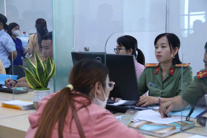 Ngày đầu thực hiện dịch vụ công cấp Phiếu lý lịch tư pháp tại Bình Dương- Ảnh 2. Ngày đầu thực hiện dịch vụ công cấp Phiếu lý lịch tư pháp tại Bình Dương- Ảnh 2.