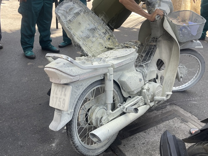 Đối tượng đâm chiến sĩ cảnh sát cơ động vẫn máu lạnh, không hợp tác- Ảnh 2. Đối tượng đâm chiến sĩ cảnh sát cơ động vẫn máu lạnh, không hợp tác- Ảnh 2.