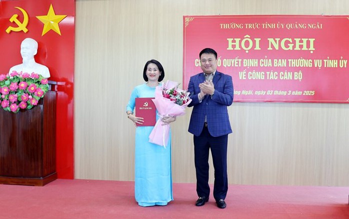 Giới thiệu nhân sự bầu Chủ tịch LĐLĐ tỉnh Quảng Ngãi- Ảnh 1. Giới thiệu nhân sự bầu Chủ tịch LĐLĐ tỉnh Quảng Ngãi- Ảnh 1.