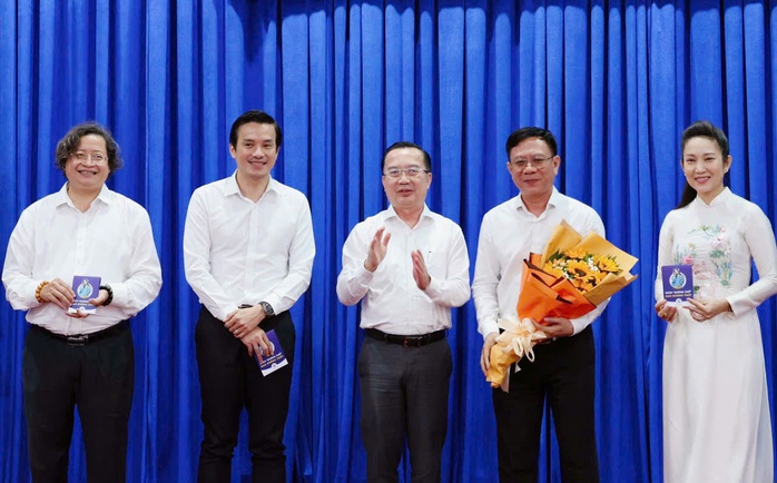Sở Văn hóa và Thể thao TP HCM công bố nhân sự sau sắp xếp- Ảnh 2. Sở Văn hóa và Thể thao TP HCM công bố nhân sự sau sắp xếp- Ảnh 2.