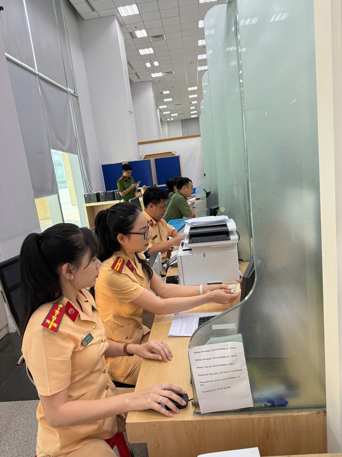 Ngày đầu thực hiện dịch vụ công cấp Phiếu lý lịch tư pháp tại Bình Dương- Ảnh 5. Ngày đầu thực hiện dịch vụ công cấp Phiếu lý lịch tư pháp tại Bình Dương- Ảnh 5.