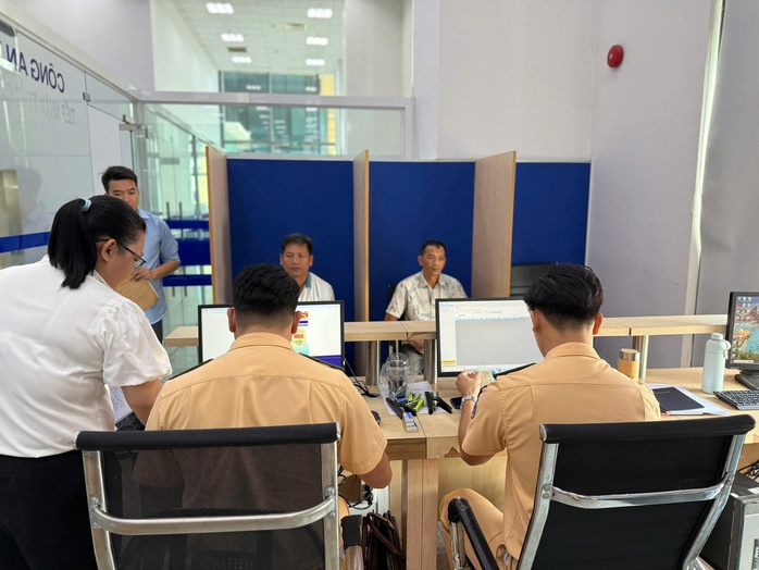 Ngày đầu thực hiện dịch vụ công cấp Phiếu lý lịch tư pháp tại Bình Dương- Ảnh 4. Ngày đầu thực hiện dịch vụ công cấp Phiếu lý lịch tư pháp tại Bình Dương- Ảnh 4.