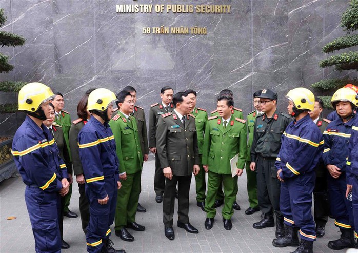 Đội cứu nạn, cứu hộ khắc phục hậu quả động đất ở Myanmar "giúp bạn như giúp mình"- Ảnh 1. Đội cứu nạn, cứu hộ khắc phục hậu quả động đất ở Myanmar "giúp bạn như giúp mình"- Ảnh 1.