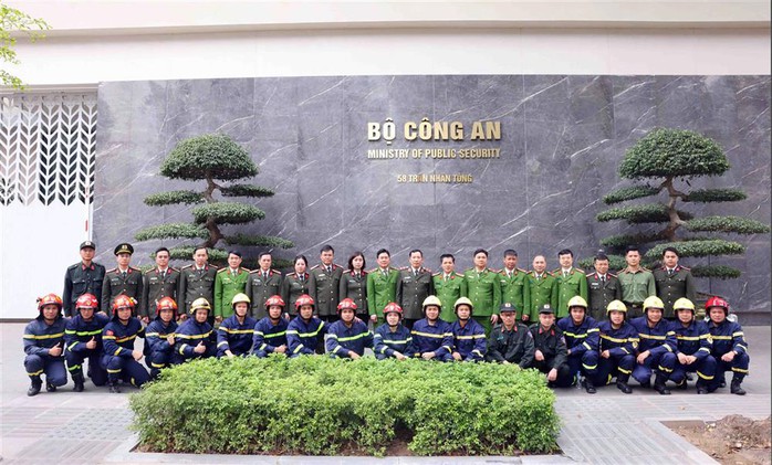 Đội cứu nạn, cứu hộ khắc phục hậu quả động đất ở Myanmar "giúp bạn như giúp mình"- Ảnh 2. Đội cứu nạn, cứu hộ khắc phục hậu quả động đất ở Myanmar "giúp bạn như giúp mình"- Ảnh 2.