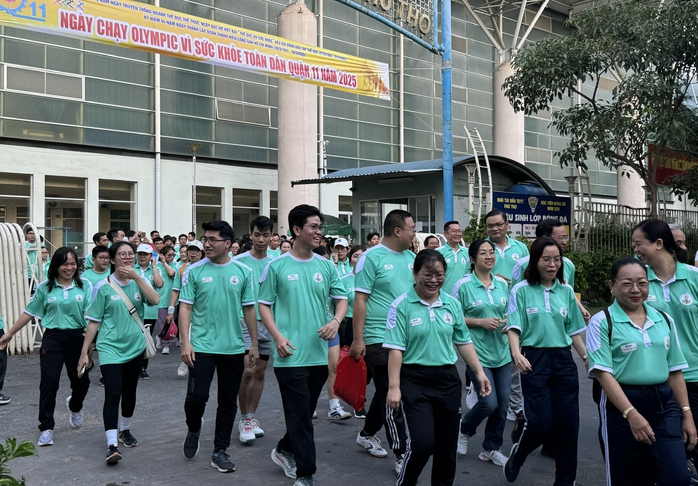 Tưng bừng Ngày chạy Olympic vì sức khỏe toàn dân Quận 11- Ảnh 3. Tưng bừng Ngày chạy Olympic vì sức khỏe toàn dân Quận 11- Ảnh 3.