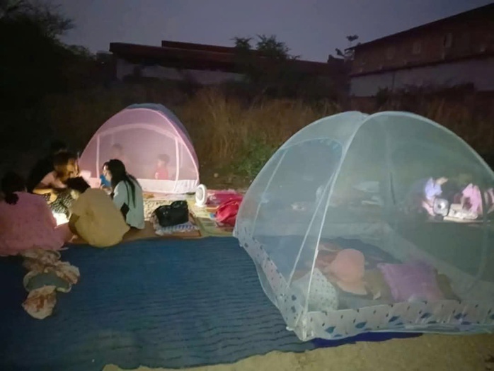 Người dân Myanmar lâm cảnh "màn trời chiếu đất" vì động đất đã phá hủy nhà cửa của họ. Ảnh: Facebook Người dân Myanmar lâm cảnh "màn trời chiếu đất" vì động đất đã phá hủy nhà cửa của họ. Ảnh: Facebook