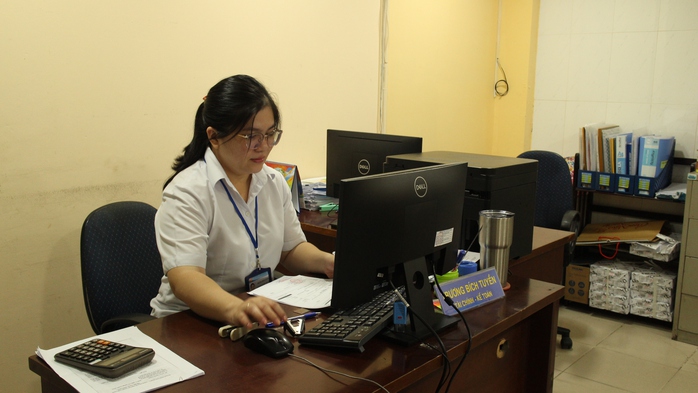 Công chức đối diện nhiều bất lợi lớn khi tự ý bỏ việc- Ảnh 1. Công chức đối diện nhiều bất lợi lớn khi tự ý bỏ việc- Ảnh 1.