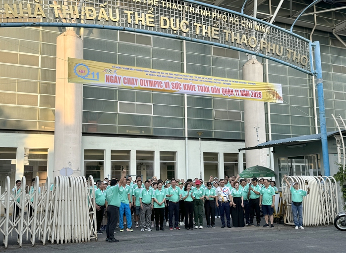 Tưng bừng Ngày chạy Olympic vì sức khỏe toàn dân Quận 11- Ảnh 2. Tưng bừng Ngày chạy Olympic vì sức khỏe toàn dân Quận 11- Ảnh 2.