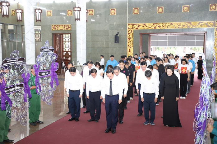 Thương tiếc người nhạc sĩ tài hoa, nhiệt huyết- Ảnh 1. Thương tiếc người nhạc sĩ tài hoa, nhiệt huyết- Ảnh 1.