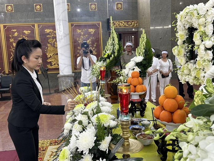 Tiễn đưa nhạc sĩ Lư Nhất Vũ về nơi an nghỉ cuối cùng- Ảnh 3. Tiễn đưa nhạc sĩ Lư Nhất Vũ về nơi an nghỉ cuối cùng- Ảnh 3.