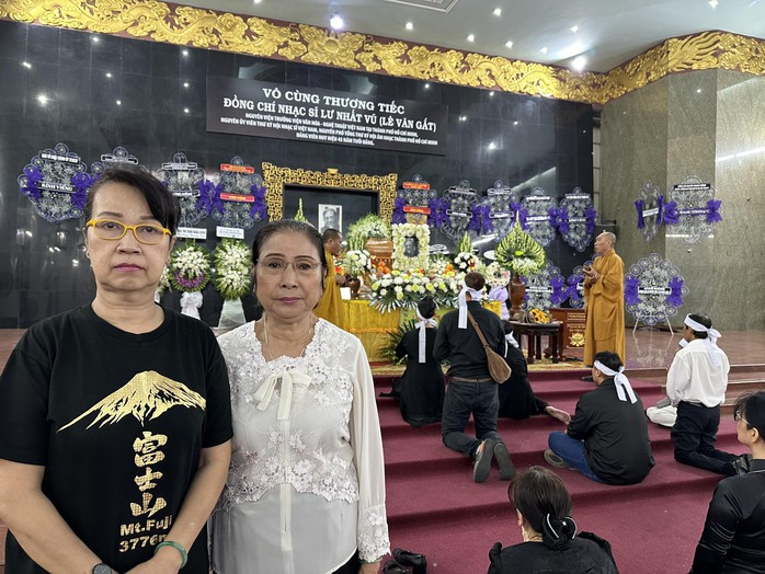 Tiễn đưa nhạc sĩ Lư Nhất Vũ về nơi an nghỉ cuối cùng- Ảnh 6. Tiễn đưa nhạc sĩ Lư Nhất Vũ về nơi an nghỉ cuối cùng- Ảnh 6.