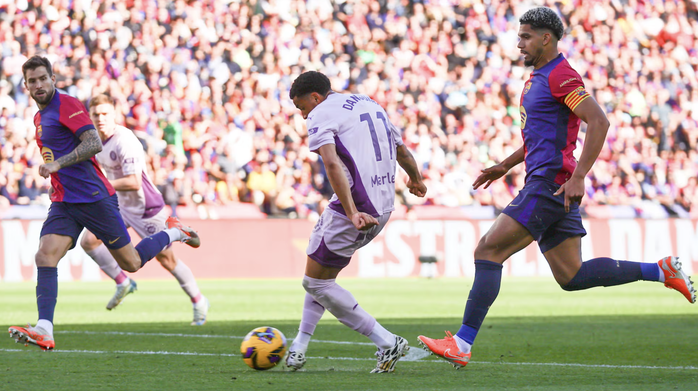 Lewandowski lập cú đúp, Barcelona bùng nổ trận cầu 5 bàn La Liga- Ảnh 3. Lewandowski lập cú đúp, Barcelona bùng nổ trận cầu 5 bàn La Liga- Ảnh 3.