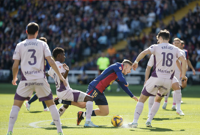 Lewandowski lập cú đúp, Barcelona bùng nổ trận cầu 5 bàn La Liga- Ảnh 1. Lewandowski lập cú đúp, Barcelona bùng nổ trận cầu 5 bàn La Liga- Ảnh 1.