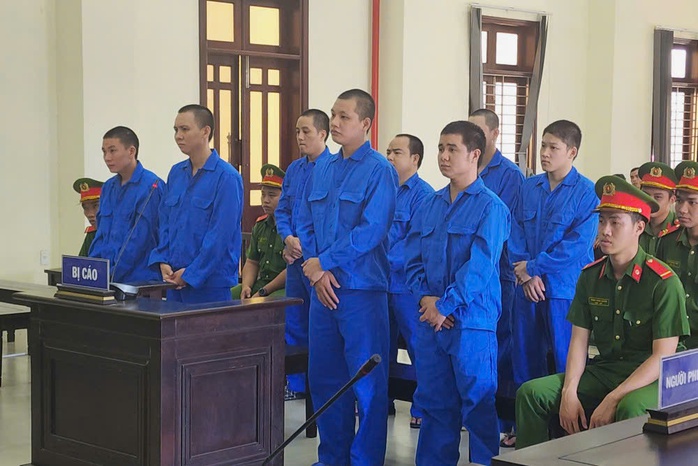 Tuyên án băng cướp dùng roi điện tấn công nạn nhân, gây xôn xao dư luận- Ảnh 1. Tuyên án băng cướp dùng roi điện tấn công nạn nhân, gây xôn xao dư luận- Ảnh 1.