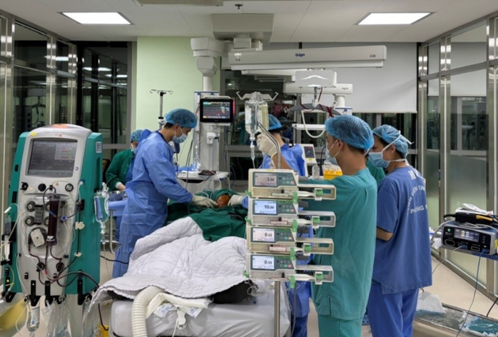 Tự chữa đau răng, người đàn ông sốc nhiễm khuẩn, nguy kịch- Ảnh 1. Tự chữa đau răng, người đàn ông sốc nhiễm khuẩn, nguy kịch- Ảnh 1.